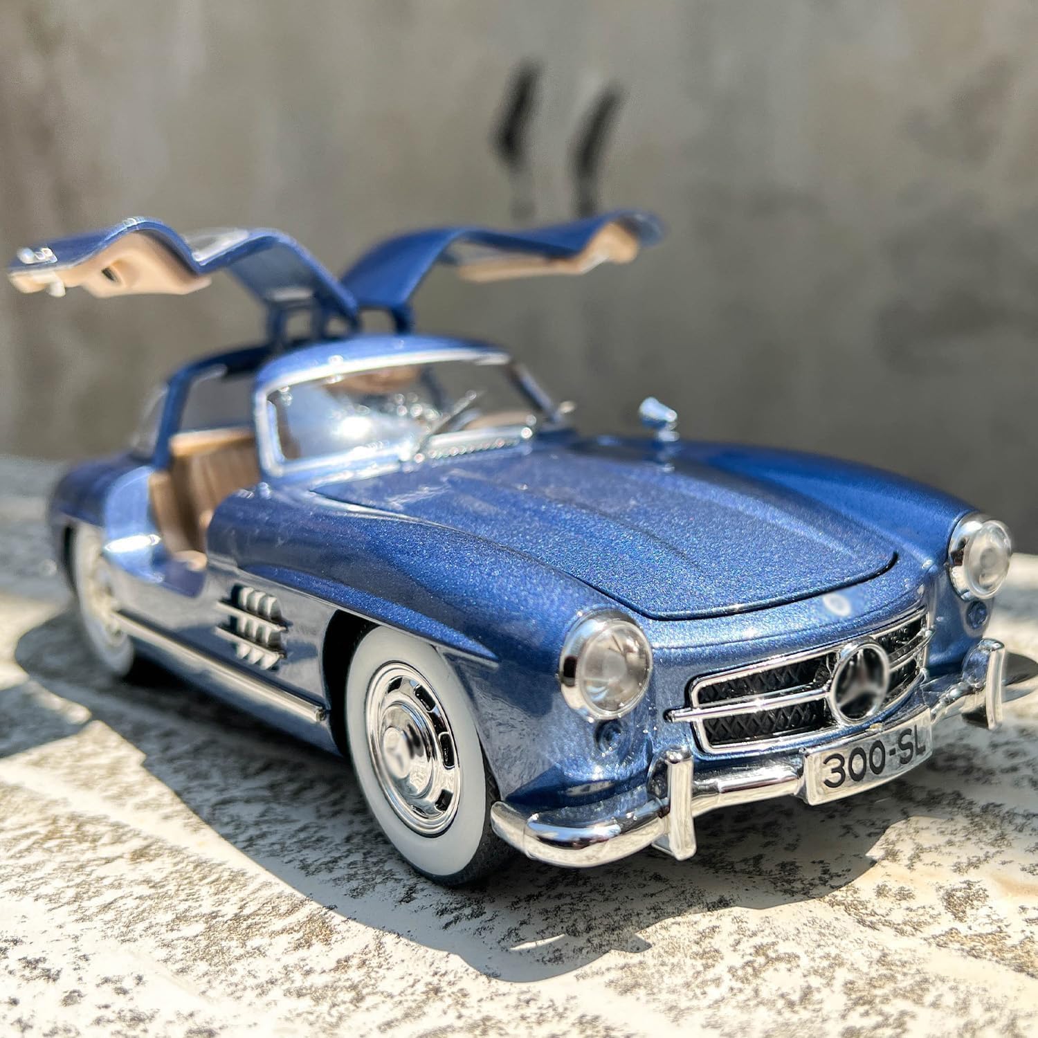 Coelon 1:24 Diecast Vintage Toy Car 300 SL Classic Toy Cars for Kids Die Cast Metal Car Light Sound Pullback Openable Door Cars